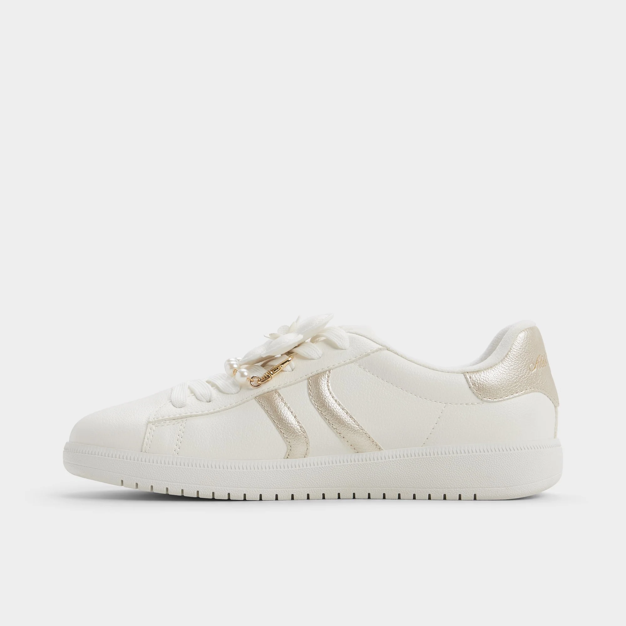 Chicsneaker2 - Image 3