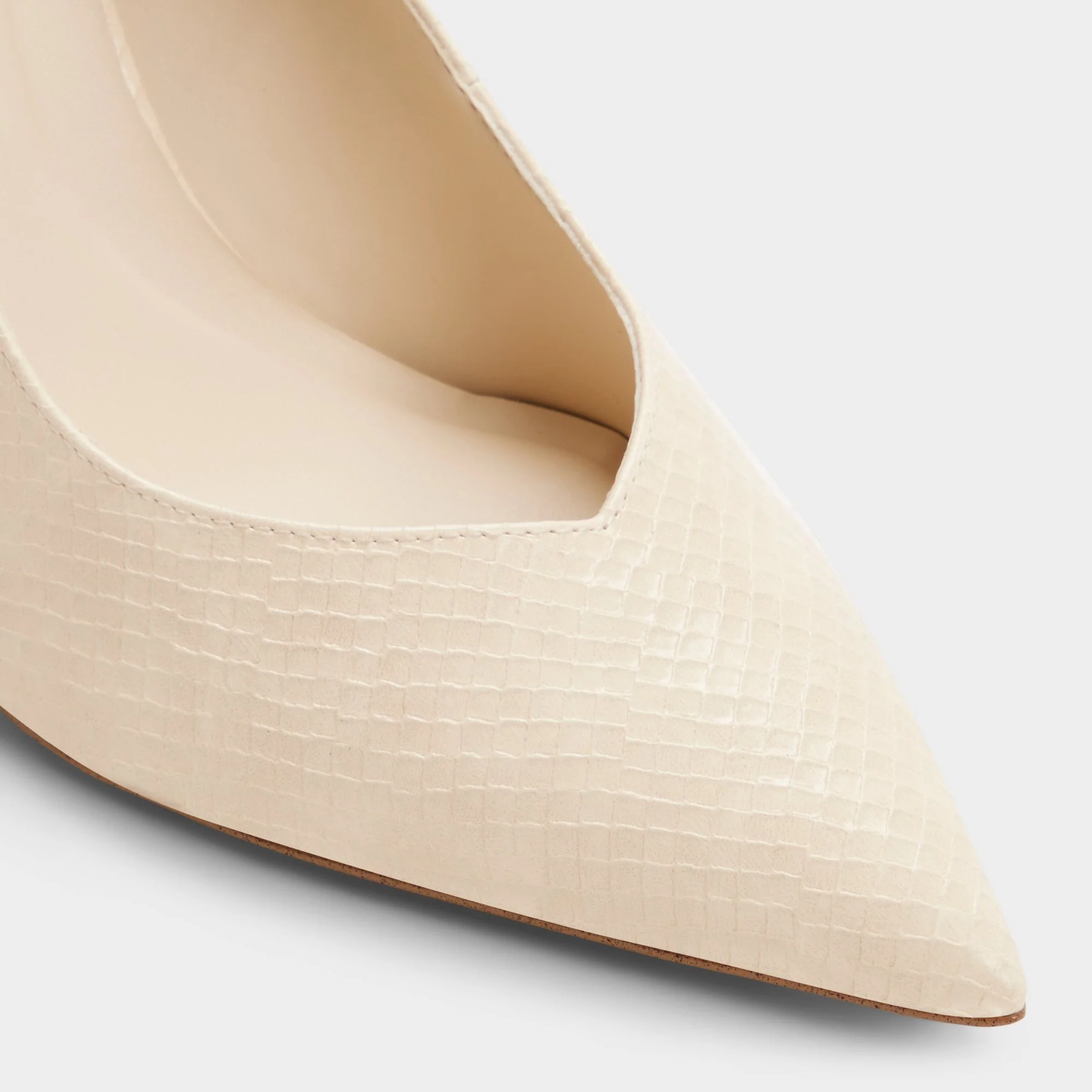 Ellena - Image 5