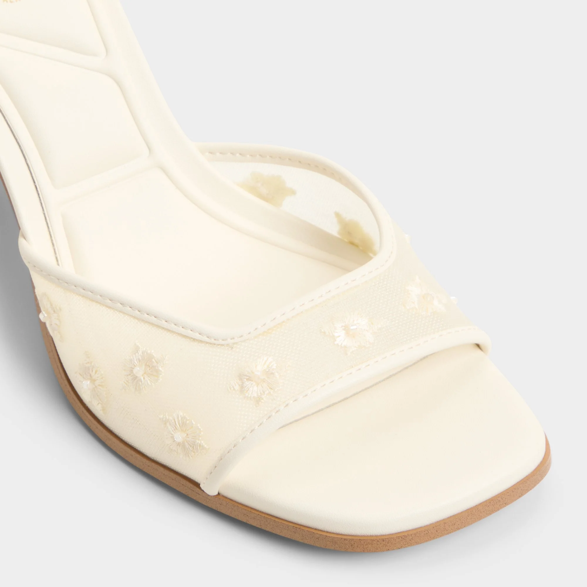 Lisarae - Image 5