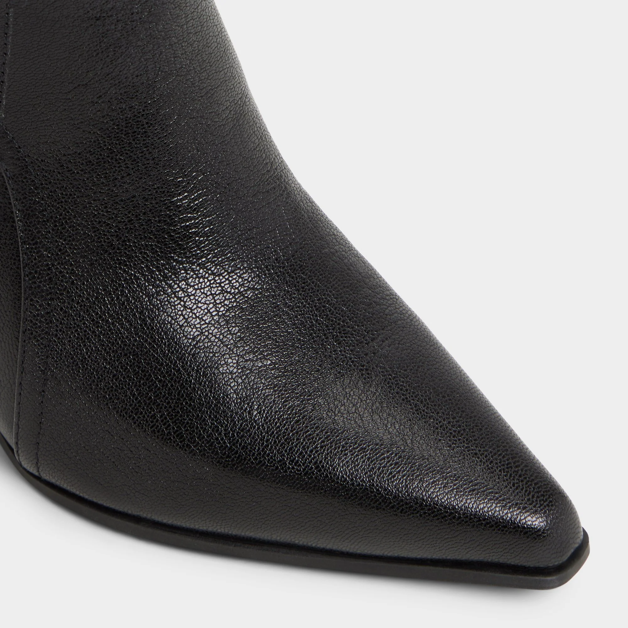 Saddle - Image 5
